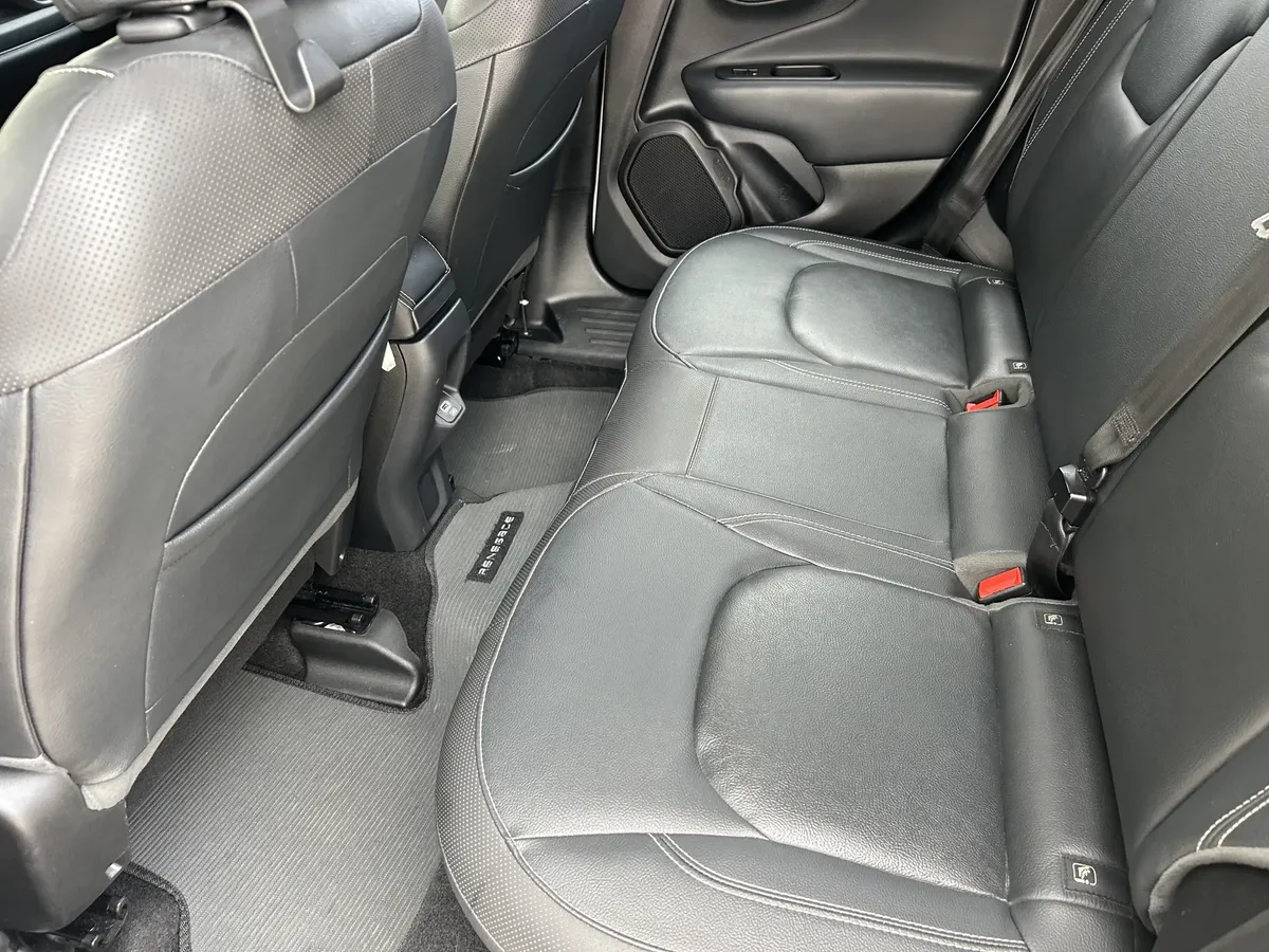 Jeep Renegade 2023 1.3 Longitude Turbo Flex Aut. (t270) 5p — foto 8