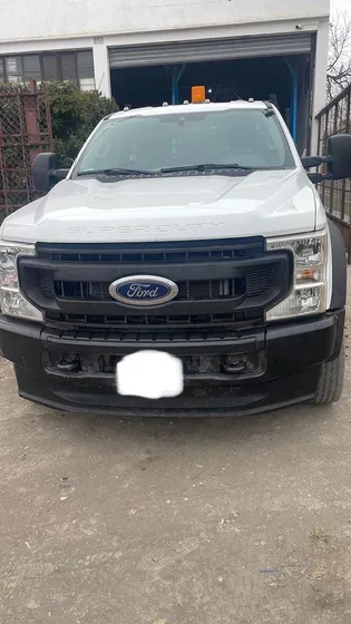 Ford F-550 6.8 Xl At