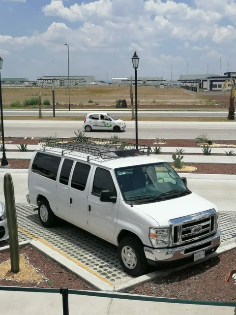 Renta De Camionetas 15,12,9,7 Y 5 Pax Con Y Sin Conductor