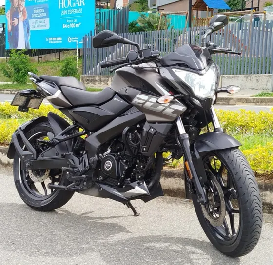 Pulsar Ns 200 Fi