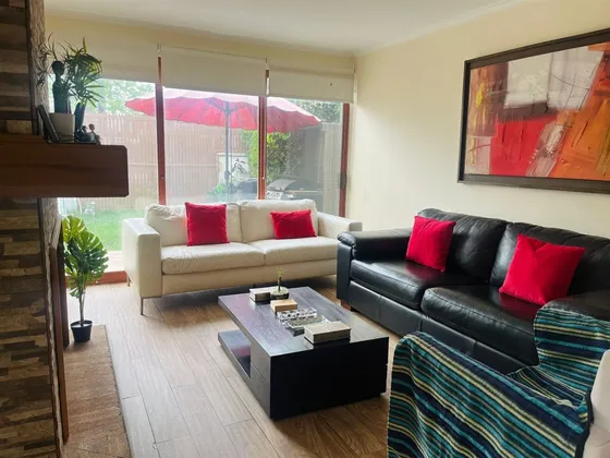 Casa En Venta De 5 Dorm. En Las Condes