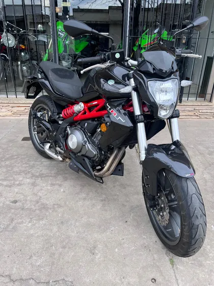 Benelli Tnt 300 Tnt300 - 22280 Km 2018 Impecable Estado