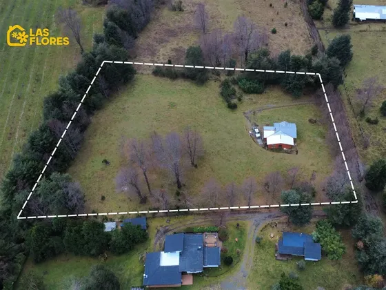 Casa Con Terreno De 7900 M2 - Cercano Al Centro De Pucón