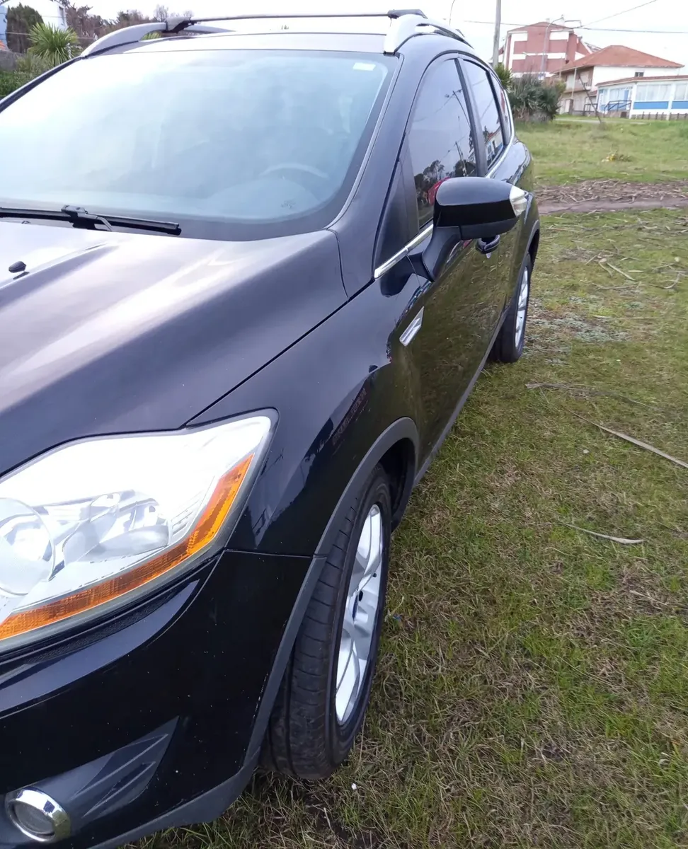 Ford Kuga 2.5 Titanium At 4x4 L (ku05)