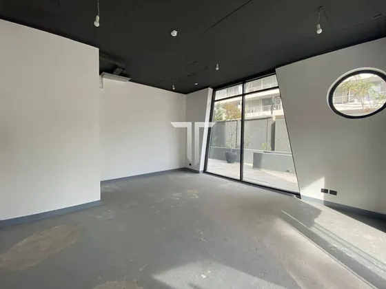 Arriendo Local Comercial Metro Manquehue - Apumanque
