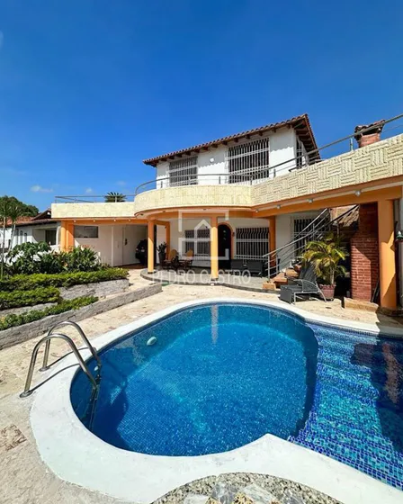 Venta De Casa Quinta Ubicada En Urbanización La Corniza, Puerto Ordaz, Guayana, Venezuela, Bolivar