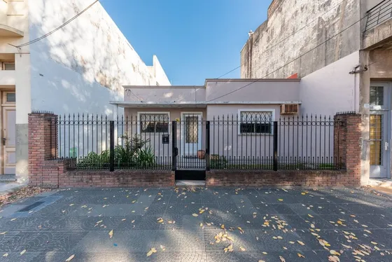 Venta Casa 3 Ambientes + Departamento Villa Lynch