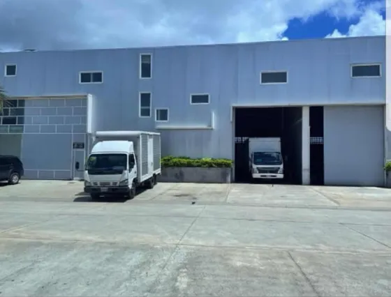 Se Vende Galpon En Centro Comercial Aerocentro