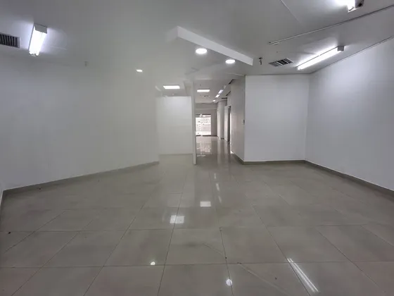 Local En Venta Ubicado En Medellin Sector Centro De La Ciudad (24923).