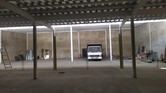 Se Alquila Completamente A Estrenar Galpón Comercial Antes De Llegar Al Parque Santos Michelena Av Bolivar De Maracay