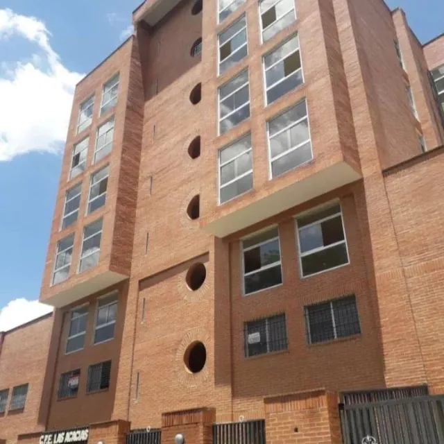 Vera Casa Inmobiliaria Vende Local Comercial En Las Acacias Valencia L/firma Ca-1