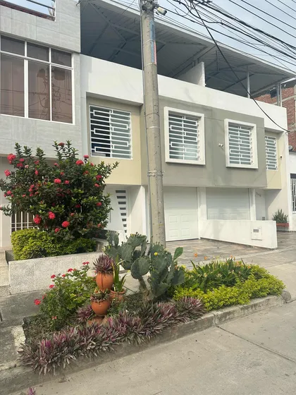 Se Vende Casa En B/ Las Mercedes