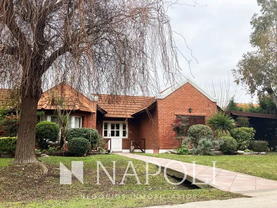 Venta De Casa En Echeverria Del Lago, Canning