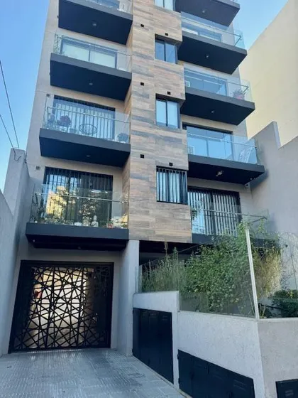 Departamento En  Alquiler, Ramos Mejía 2 Ambientes Con Balcón
