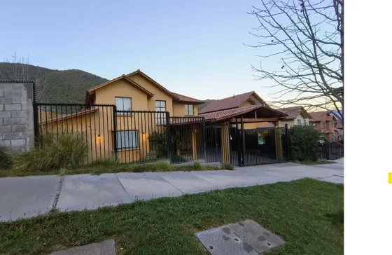 Residencia Exclusiva En Barrio Alto Mirador, Ciudad De Los V