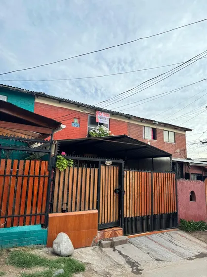 Se Vende! Hermosa Casa De 2d+2b Y 1est. La Florida