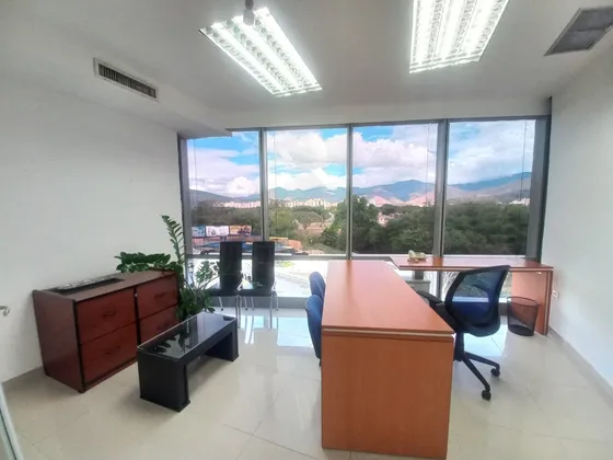 Alquiler De Oficina Amoblada En El Wtc Hesperia Rp