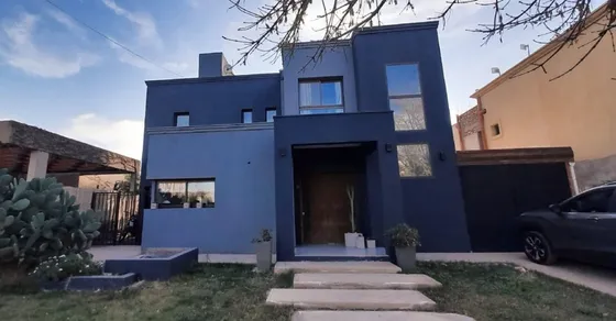 Venta De Excelente Casa En Barrio Privado De Maipu