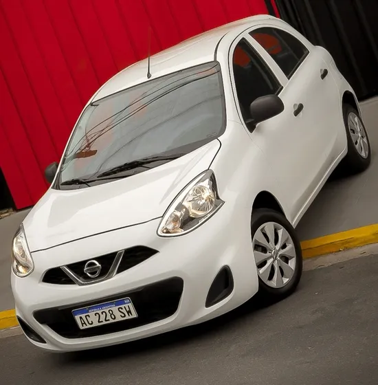 Nissan March 1.6 Active 107cv