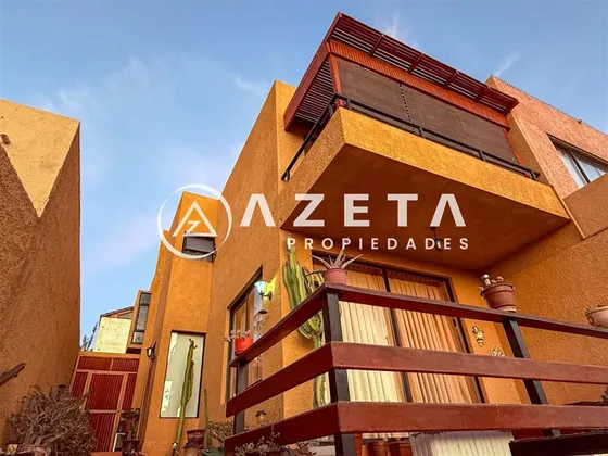 Casa En Venta De 3 Dorm. En Iquique