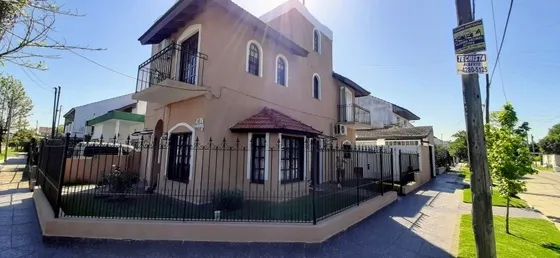  Se Vende Excelente  Casa.-