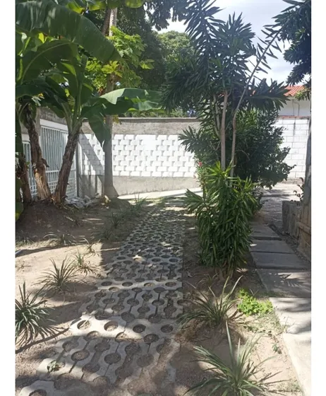 Se Alquila Anexo 200m2 La Floresta 7023