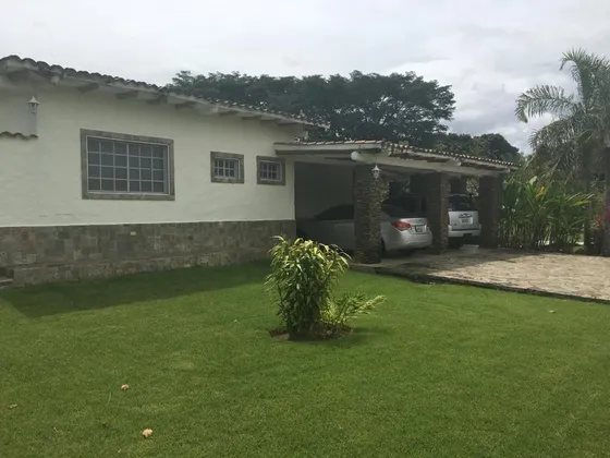 Casa De Campo En Venta Con Piscina Safari Carabobo                        Jc-lp