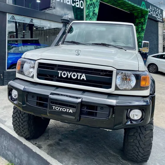 Toyota Land Cruiser Serie 76 Lx
