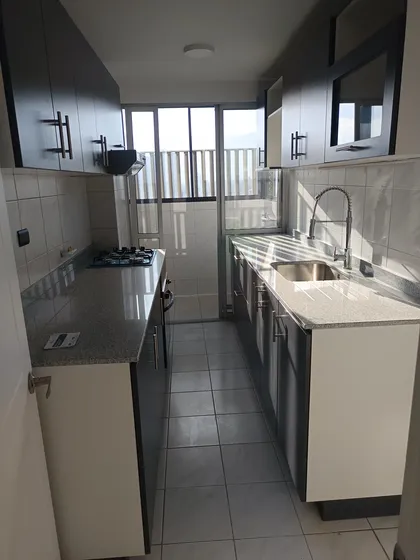 Luminoso , Precioso, Recién Remodelado, Metro 5 Min, Seguro