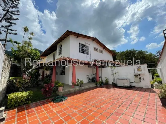 Gbf 25-10299 El Castaño Vendo Hermosa Y Amplia Casa Con Terreno Comunícate Conmigo Ya.
