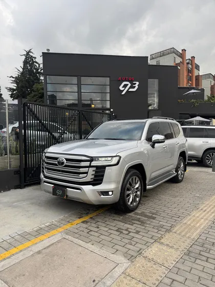 Toyota Land Cruiser 300 3.4