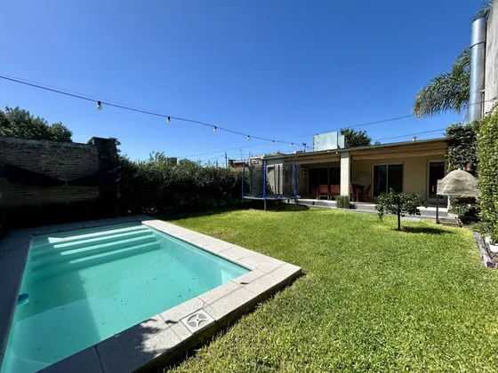 Venta | Casa / Lote Para Comercio, Sobre Av. Illia Funes
