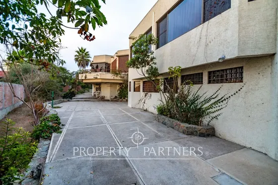 Gran Propiedad Con Terreno De 2.650m2 Ideal Para ...
