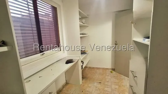 Julian Galindez Vende Apartamento En La Ribereña Cabudare #25-23252