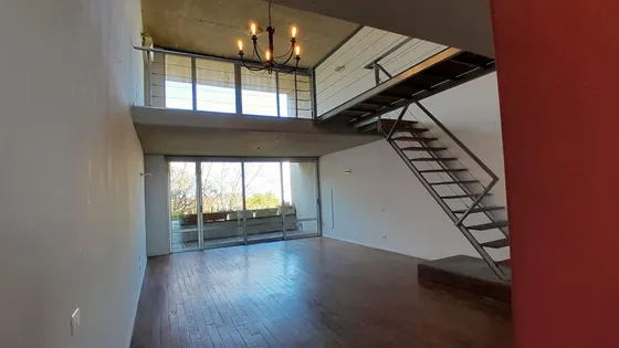 Departamento En Dúplex De 3 Ambientes, En La Lucila. Venta Con Renta