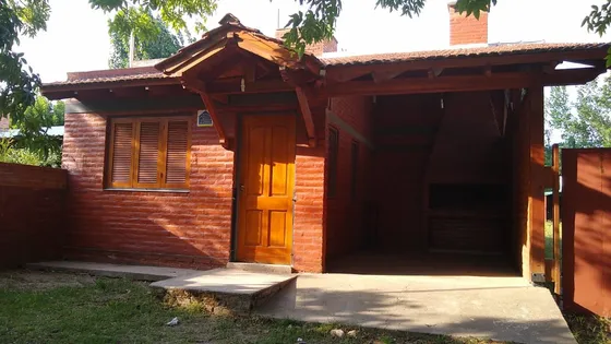 Alquiler Temporario Casa 2 Dormitorios Villa Cura Brochero Con Cochera