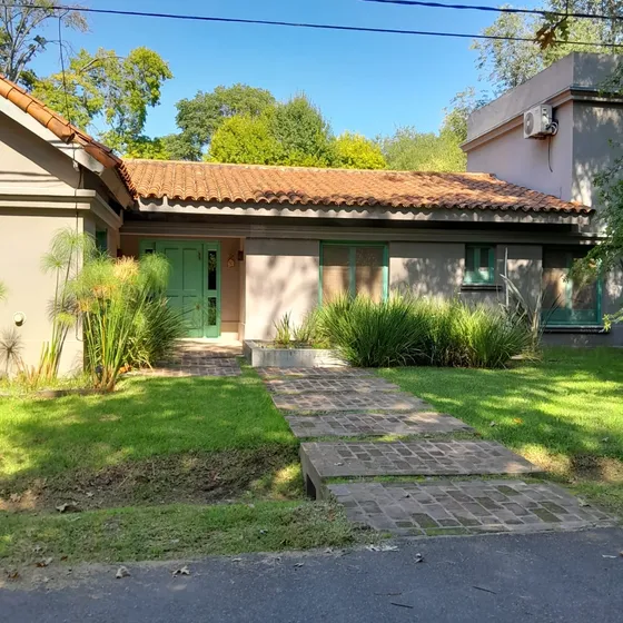 Casa Divina En Esquina