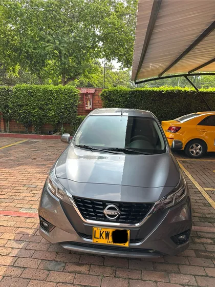 Nissan March 1.6 Advance