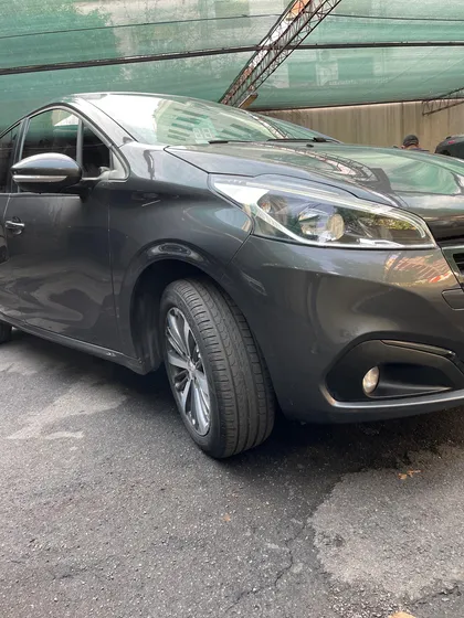 Peugeot 208 1.6 Feline Tiptronic