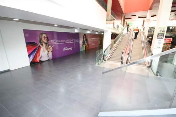 Local En Centro Comercial De Barrio Consolidado De Vitacura