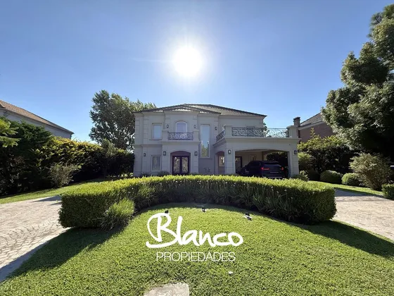 Casa  En Venta En La Lomada, Pilar, G.b.a. Zona Norte