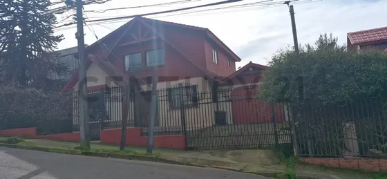 Venta Amplia Casa En Villa Universidad De Concepción