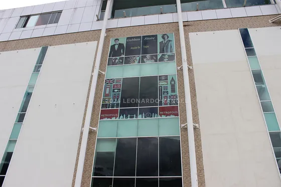 Se Vende Amplio Local De 68m² En C.c. Millenium, Mérida.