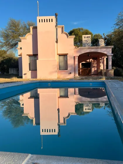 Casa De Categoria Sobre Lote De 3300 M2 Con Escritura - Villa De Las Rosas / Traslasierra