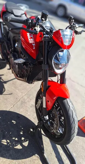 Ducati Monster 2023