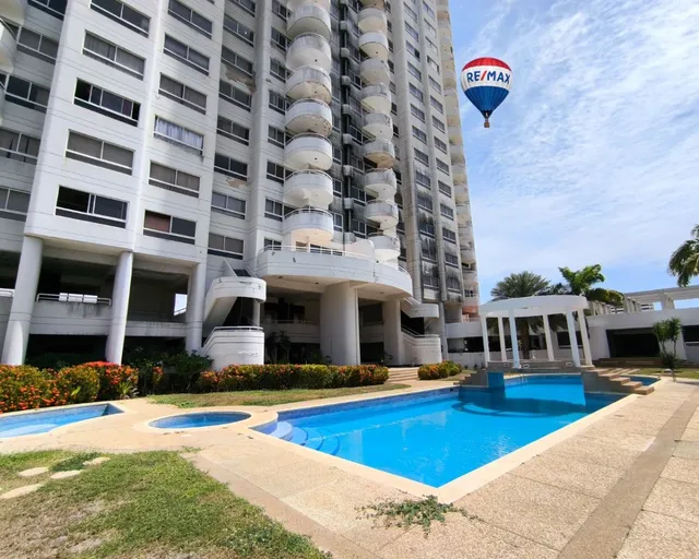 Apartamento En Residencias Laguna Suites 1, Av.bolivar, Isla De Margarita, Nueva Esparta, Con Zona Residencial Y Con Piscina