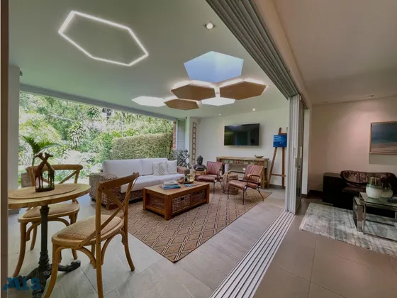 Casa En Venta, La Intermedia, Espectacular Jardín...(mls#257310)