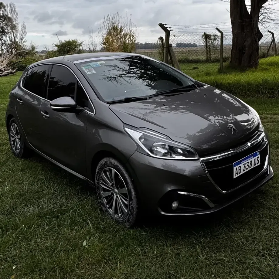 Peugeot 208 1.6 Feline
