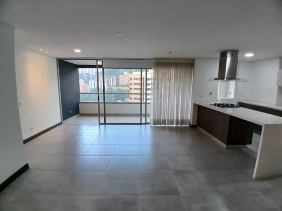  Apartamento En Arriendo Ubicado En El Poblado Sector Ciudad Del Rio (27410).