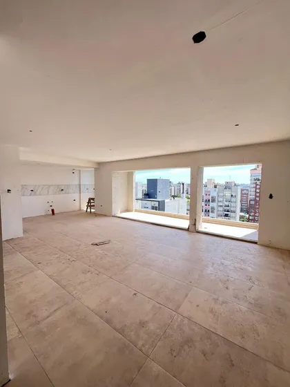 Venta Piso Con Terraza Privada, Lanús, 160m2.